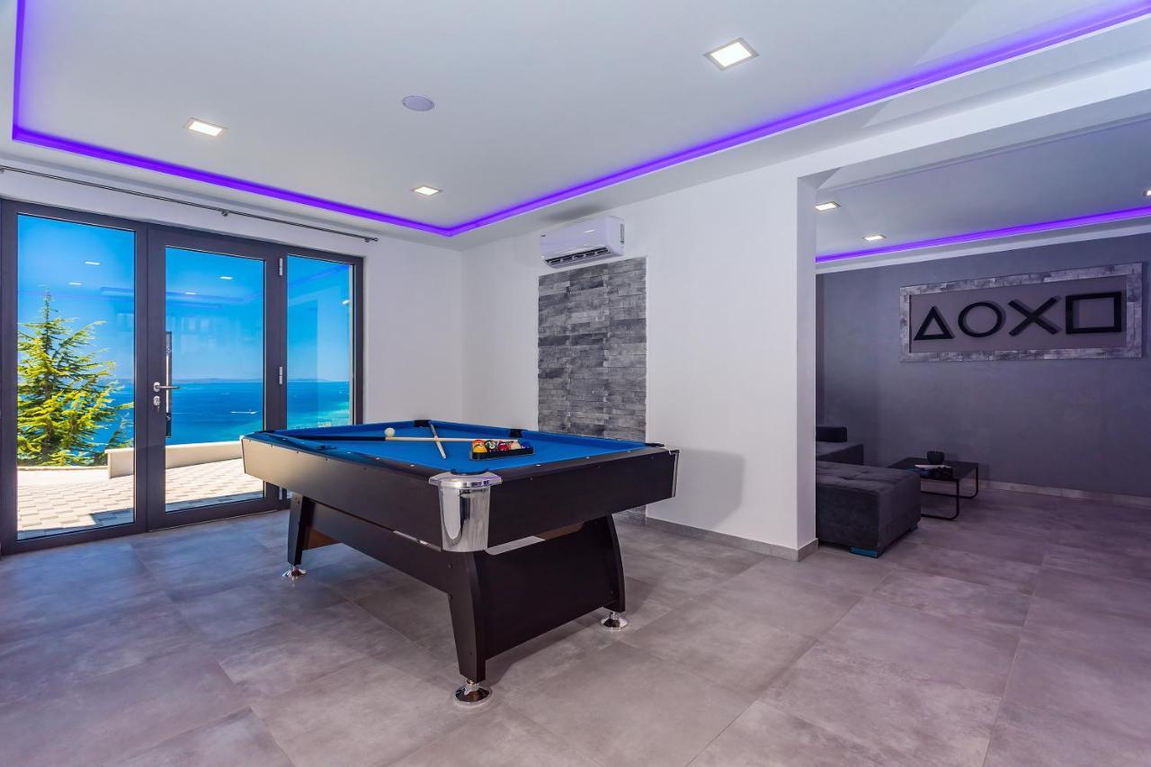 Villa Belvedere With Heated Pool, Billiards, Media Room, Sea Views,10 Pax Omiš Dış mekan fotoğraf