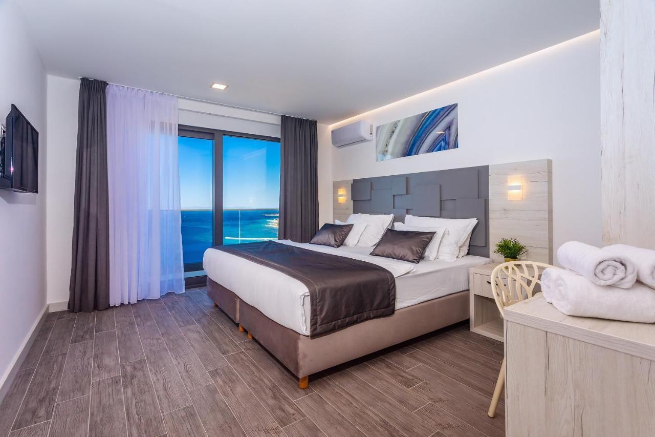 Villa Belvedere With Heated Pool, Billiards, Media Room, Sea Views,10 Pax Omiš Dış mekan fotoğraf
