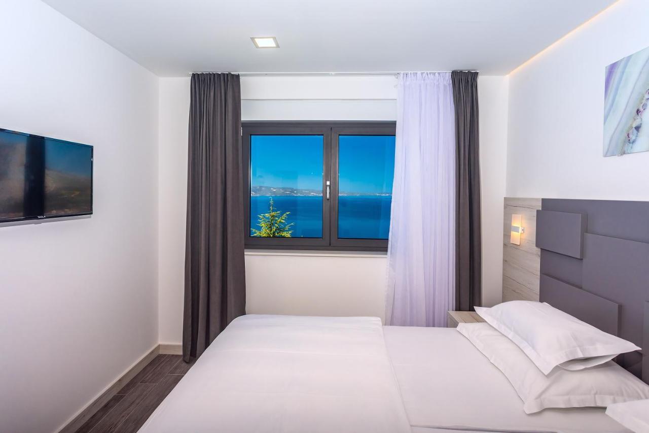 Villa Belvedere With Heated Pool, Billiards, Media Room, Sea Views,10 Pax Omiš Dış mekan fotoğraf