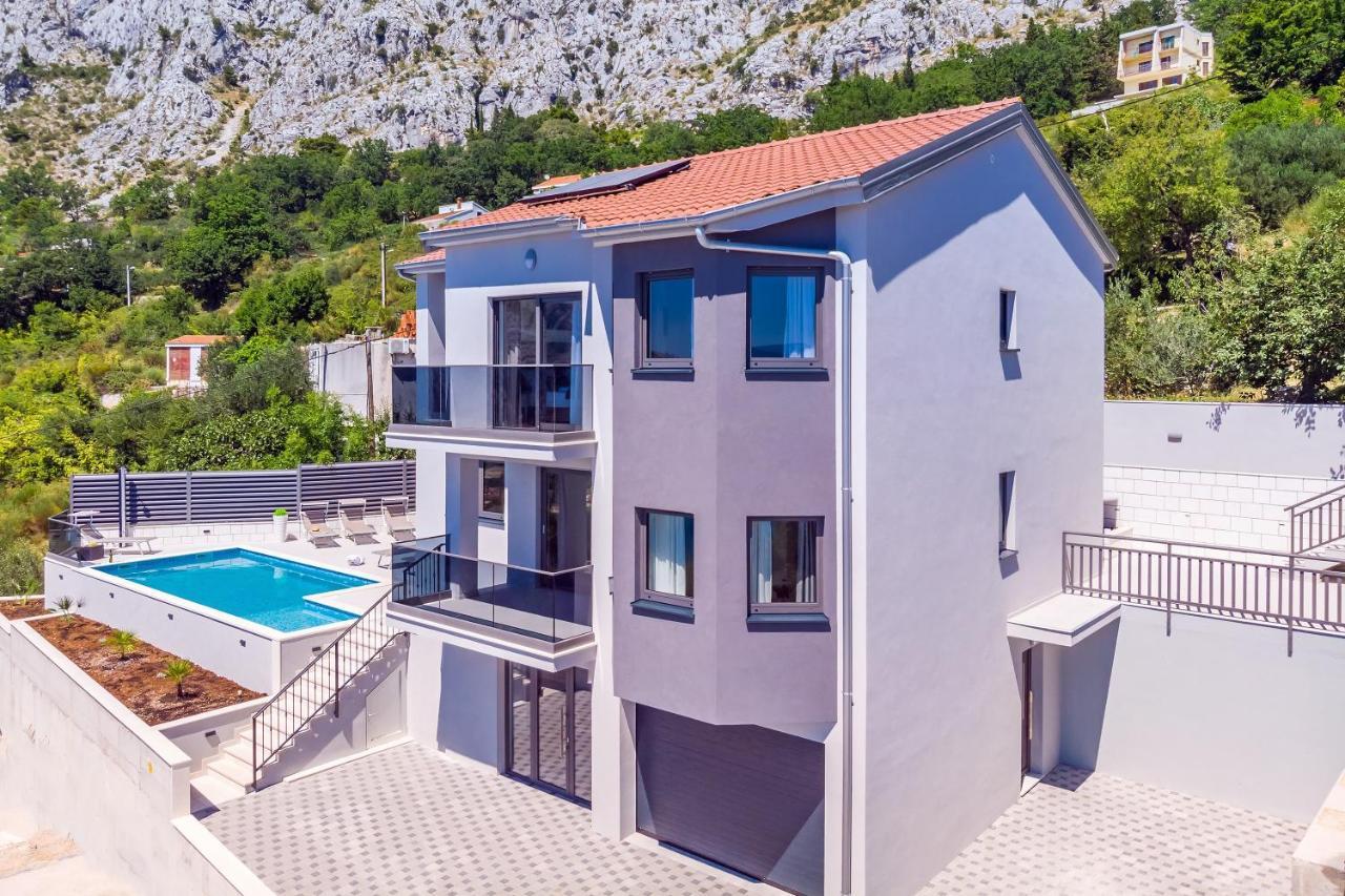Villa Belvedere With Heated Pool, Billiards, Media Room, Sea Views,10 Pax Omiš Dış mekan fotoğraf