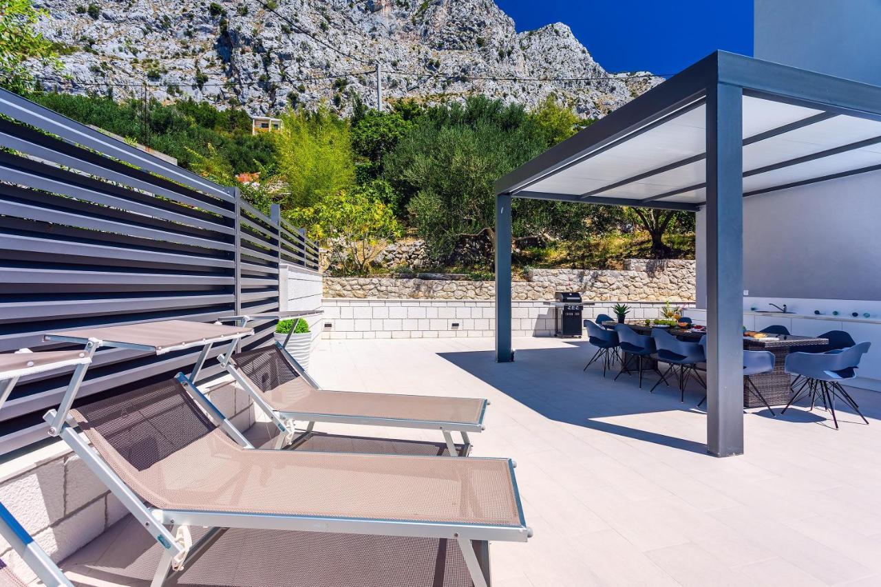 Villa Belvedere With Heated Pool, Billiards, Media Room, Sea Views,10 Pax Omiš Dış mekan fotoğraf